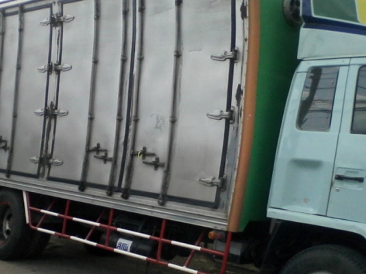 ราคาถูก 570,000 บาท รถบรรทุก6 ล้อ ตู้ประตู 10 บาน โทร 086-396-0123, 0885537161