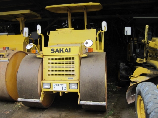 ขายรถบด 3 ล้อเหล็ก SAKAI R2S สภาพสวยพร้อมใช้ ติดต่อ อำพล 090-9694506, 080-3031241