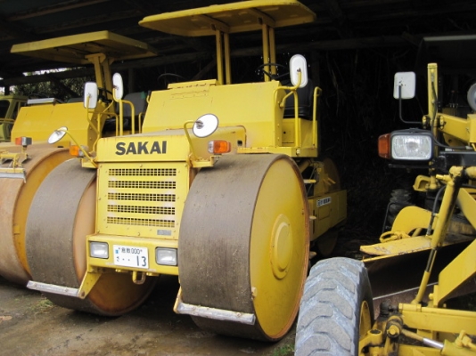 ขายรถบด 3 ล้อเหล็ก SAKAI R2S สภาพสวยพร้อมใช้ ติดต่อ อำพล 090-9694506, 080-3031241 ขายรถบด 3 ล้อเหล็ก SAKAI R2S สภาพสวยพร้อมใช้ ติดต่อ อำพล 090-9694506, 080-3031241