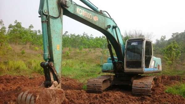 ขายด่วนรถแบคโฮYN07มีเล่มทะเบืยนพร้อมโอนรถไฟฟ้าครบ