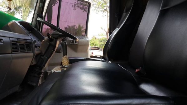 **680,000 บ.ต่อรอง///6ล้อตู้แห้ง สมอเงิน HINO 4J-140** ขาย HINO FC4J-140 6ล้อบรรทุกตู้แห้ง10บาน HINO FC4JHLA JO5C-140HP สมอเงิน รถห้างแท้ ปี45 เครื่องเดิม เกียร์เดิม แน่นๆ แห้งๆ ไม่มีเยิ้ม เกียร์ดี เข้าง่าย ไม่มีหลุด ช่วงล่างเดิมๆ แน่นๆ คัสซีสวย เดิมๆ ไม่ **680,000 บ.ต่อรอง///6ล้อตู้แห้ง สมอเงิน HINO 4J-140** ขาย HINO FC4J-140 6ล้อบรรทุกตู้แห้ง10บาน HINO FC4JHLA JO5C-140HP สมอเงิน รถห้างแท้ ปี45 เครื่องเดิม เกียร์เดิม แน่นๆ แห้งๆ ไม่มีเยิ้ม เกียร์ดี เข้าง่าย ไม่มีหลุด ช่วงล่างเดิมๆ แน่นๆ คัสซีสวย เดิมๆ ไม่