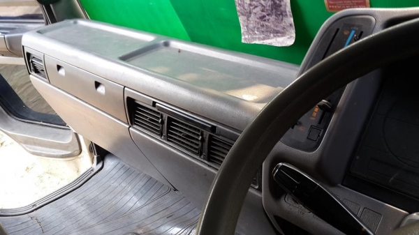 **680,000 บ.ต่อรอง///6ล้อตู้แห้ง สมอเงิน HINO 4J-140** ขาย HINO FC4J-140 6ล้อบรรทุกตู้แห้ง10บาน HINO FC4JHLA JO5C-140HP สมอเงิน รถห้างแท้ ปี45 เครื่องเดิม เกียร์เดิม แน่นๆ แห้งๆ ไม่มีเยิ้ม เกียร์ดี เข้าง่าย ไม่มีหลุด ช่วงล่างเดิมๆ แน่นๆ คัสซีสวย เดิมๆ ไม่ **680,000 บ.ต่อรอง///6ล้อตู้แห้ง สมอเงิน HINO 4J-140** ขาย HINO FC4J-140 6ล้อบรรทุกตู้แห้ง10บาน HINO FC4JHLA JO5C-140HP สมอเงิน รถห้างแท้ ปี45 เครื่องเดิม เกียร์เดิม แน่นๆ แห้งๆ ไม่มีเยิ้ม เกียร์ดี เข้าง่าย ไม่มีหลุด ช่วงล่างเดิมๆ แน่นๆ คัสซีสวย เดิมๆ ไม่