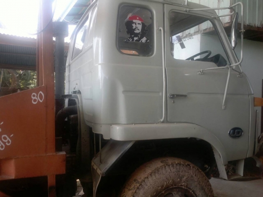 สิบล้อ นิสัน UD230-2เพา สภาพดี รถบรรทุกแบ็คโฮ 200 ประจำ เอกสาร ทะเบียนพร้อมโอน