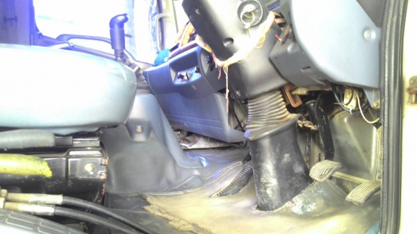 รถฮีโน่ 10 ล้อดั้ม 260 แรงม้า. ปี 47 ( รถวิ่ง 14x,xxx กม. )  ,  ( ขายแม่ , ลูก. )   สนใจติดต่อ 081 - 6079515