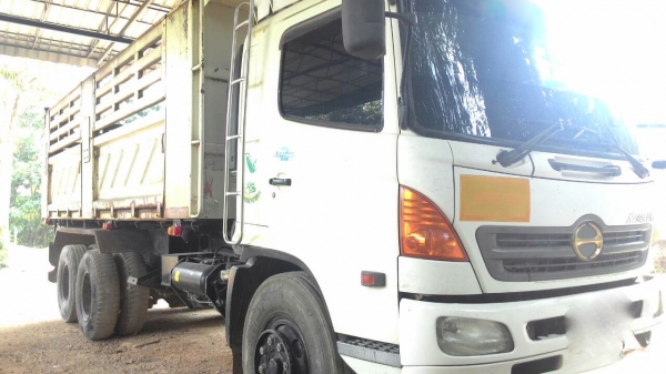 รถฮีโน่ 10 ล้อดั้ม 260 แรงม้า. ปี 47 ( รถวิ่ง 14x,xxx กม. )  ,  ( ขายแม่ , ลูก. )   สนใจติดต่อ 081 - 6079515