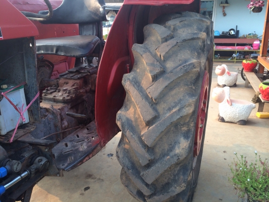 ขายด่วนรถไถแมสซี่ 165 สภาพพร้อมใช้ ขายด่วนรถไถแมสซี่ 165 สภาพพร้อมใช้