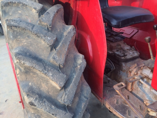 ขายด่วนรถไถแมสซี่ 165 สภาพพร้อมใช้ ขายด่วนรถไถแมสซี่ 165 สภาพพร้อมใช้