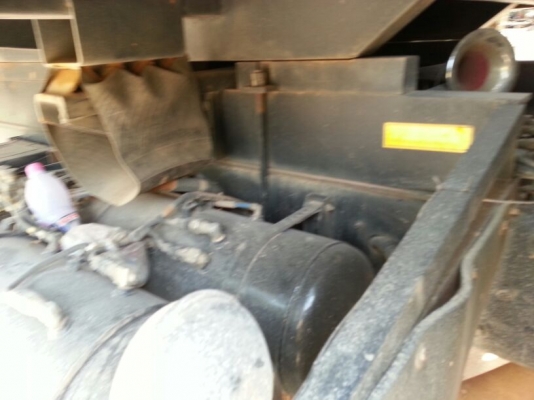 รถฮีโน่ 10 ล้อดั้ม 380 แรงม้า. ปี 54.  ( ขายแม่ , ลูก )  ,  ( รถวิ่ง 1xx,xxx กม. )   สนใจติดต่อ 081 - 6079515