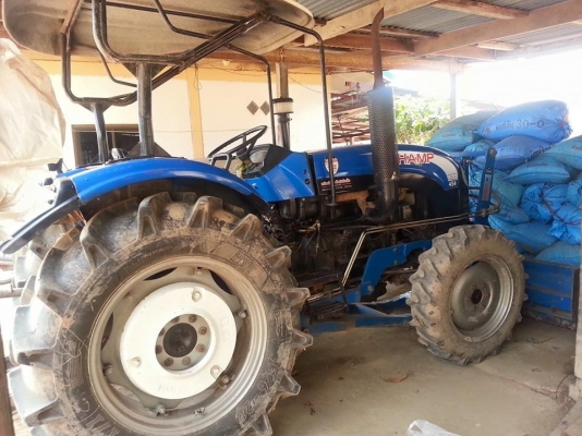 แทรกเตอร์แชมป์ YTO454 4WD 2 เพลารุ่นล่าสุด ใบมีด ผาน6