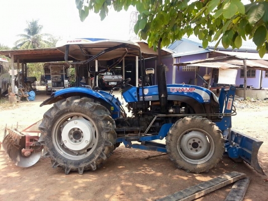แทรกเตอร์แชมป์ YTO454 4WD 2 เพลารุ่นล่าสุด ใบมีด ผาน6