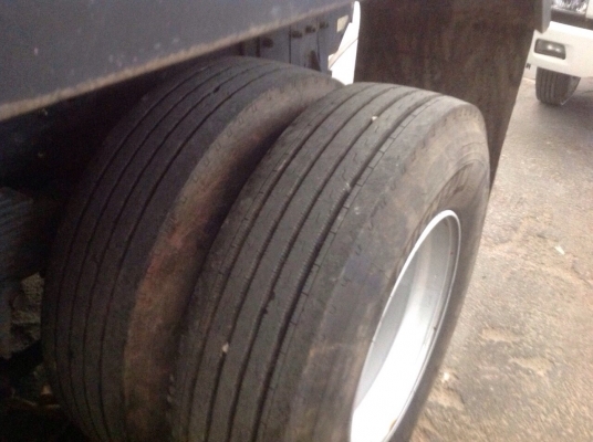 รถอีซูซุ 10 ล้อดั้ม FXZ  360  แรงม้า. ปี 57  ( รถวิ่ง 9x,xxx กม. )   สนใจติดต่อ 081 - 6079515