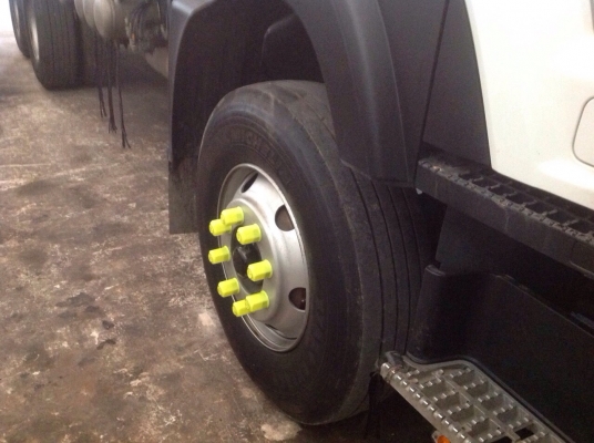 รถอีซูซุ 10 ล้อดั้ม FXZ  360  แรงม้า. ปี 57  ( รถวิ่ง 9x,xxx กม. )   สนใจติดต่อ 081 - 6079515