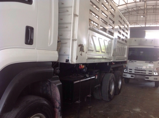 รถอีซูซุ 10 ล้อดั้ม FXZ  360  แรงม้า. ปี 57  ( รถวิ่ง 9x,xxx กม. )   สนใจติดต่อ 081 - 6079515