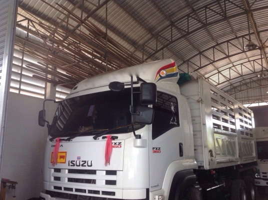 รถอีซูซุ 10 ล้อดั้ม FXZ  360  แรงม้า. ปี 57  ( รถวิ่ง 9x,xxx กม. )   สนใจติดต่อ 081 - 6079515