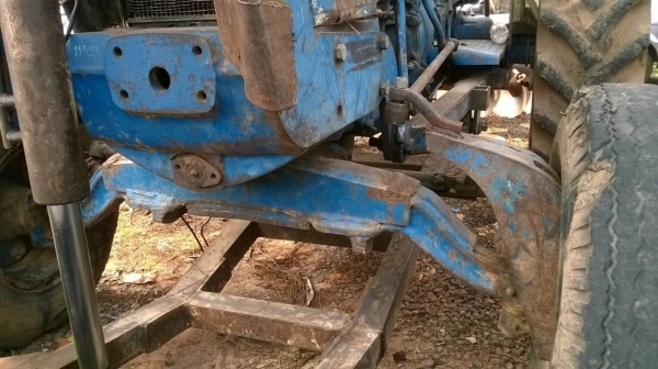 ขายรถไถฟอร์ด 6600 เสื้อลาย มีผานดันหน้า และผาน 6 ราคาเบาๆ เอกสารเล่มทะเบียนพร้อม ราคาต่อรองได้