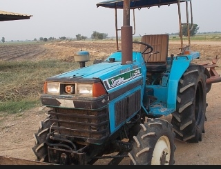 Kuboto L1 26แรง  ขับเคลื่อน4ล้อ พวงมาลัยเพาวเวอร์ พร้อมใบดันและพาน5หนึ่งพวงสนใจติดต่อ0899638932