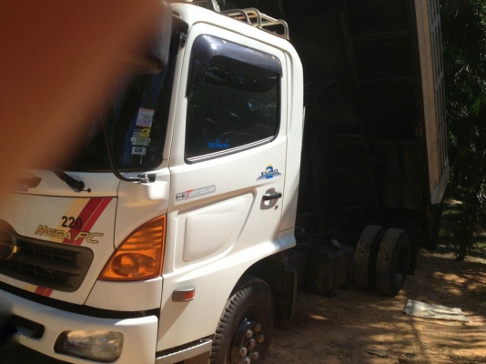 รถฮีโน่ 6 ล้อดั้ม 150 แรงม้า.  ปี 50   ( รถวิ่ง 5x,xxx กม. )   สนใจติดต่อ 081 - 6079515