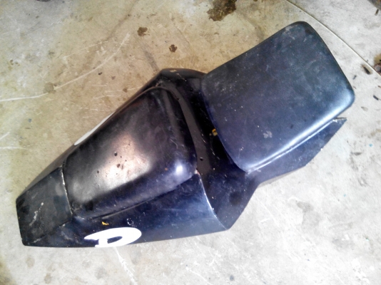 ชุดเบาะกับท้าย GSX 400 รวมกับกน้ากาก NSR หรือแปลงใส่รุ่นอื่น ราคา 2000 บาท