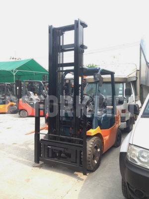 ขายรถโฟล์คลิฟท์ โตโยต้า 7FG25 เสาสูง 4.5 ม. จากประเทศญี่ปุ่น