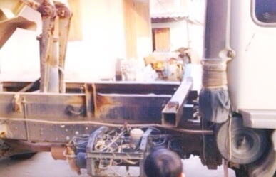 HINO FD 195 HP HO7D หกล้อดั๊มพ์ กระบะดั๊มพ์เหล็ก 5 ตันความยาว 3.60 เมตรสภาพดีพร้อมบรรทุกพร้อมใช้งาน เครื่องแรงดีแห้งดีเดิมๆครับ ภายในเก๋งคอนโซลสวยครบ พวงมาลัยเพาเวอร์ ระบบเบรคทริ๊ปฟี้ครบครัน ช่วงล่างแน่นดีคัชซีไม่แตกไม่บวม ยาง 8.25 ขอบ 16 สภาพดี 65\% พร้อม