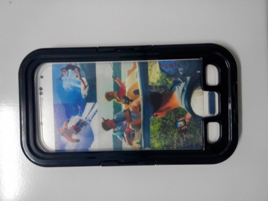 สงกรานต์นี้ เล่นนำ้ให้สะใจ กรอบมือถือใหม่กันน้ำ  waterproof case ของ Sumsung S4/9500 ราคา 500  บาท