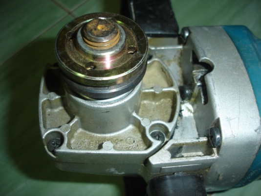 ขายเครื่องขัดสีไฟฟ้า มากีต้า Makita รุ่น 9227C