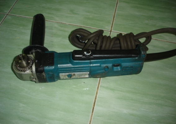 ขายสว่านไฟฟ้าหัวงอ makita 10mm. รุ่น DA 3010 (450w.)