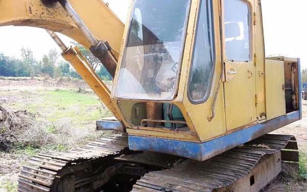 **270,000 บ.ต่อรอง/// แบคโฮPC120-2** ขาย KOMATSU PC120-2 แบคโฮ ราคาถูกๆ PC120-2 เครื่องเดิม ปั้มเดิม เครื่องดี ปั้มดี ทำงานดี มีโหลดบ้าง หน่อยๆ บูมอาร์มดี มีปะบ้าง ไม่น่าเกลียด บุ้งกี๋ดี บูท/สลักโอเค เอวดี แน่นดี ช่วงล่าง 60-70\% โซ่ดี แทร็กดี หนา ครบ แทร็