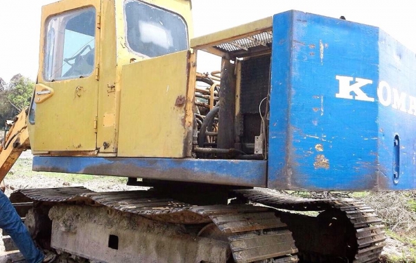 **270,000 บ.ต่อรอง/// แบคโฮPC120-2** ขาย KOMATSU PC120-2 แบคโฮ ราคาถูกๆ PC120-2 เครื่องเดิม ปั้มเดิม เครื่องดี ปั้มดี ทำงานดี มีโหลดบ้าง หน่อยๆ บูมอาร์มดี มีปะบ้าง ไม่น่าเกลียด บุ้งกี๋ดี บูท/สลักโอเค เอวดี แน่นดี ช่วงล่าง 60-70\% โซ่ดี แทร็กดี หนา ครบ แทร็