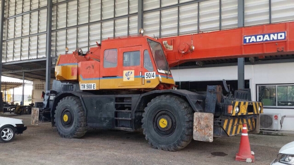 ขายเครน40 ตัน 4 ล้อ มีทะเบียน