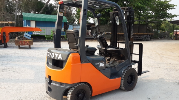 ขายรถยก8fg15รุ่น8นะครับล่าสุด.