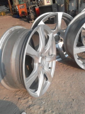 ขอบ 17 แม๊ก ขนาด 4 รู 100 mm JAPAN. ชุด 4 วง โทร.081-427-3941 ขอบ 17 แม๊ก ขนาด 4 รู 100 mm JAPAN. ชุด 4 วง โทร.081-427-3941