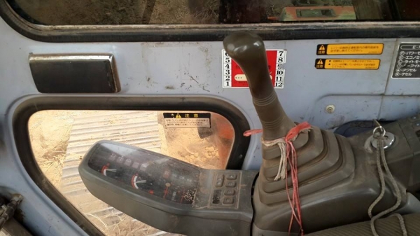 ขายรถขุดแบ็คโค ฮิตาชิ EX120-3ช่วงล่างดี เอวแน่น ไฟฟ้าเต็ม สภาพพร้อมใช้งาน เครื่องดีปั๊มแห้ง บูมอาร์ม สวย ทำงานปกติ