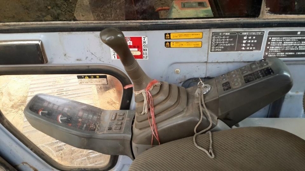 ขายรถขุดแบ็คโค ฮิตาชิ EX120-3ช่วงล่างดี เอวแน่น ไฟฟ้าเต็ม สภาพพร้อมใช้งาน เครื่องดีปั๊มแห้ง บูมอาร์ม สวย ทำงานปกติ