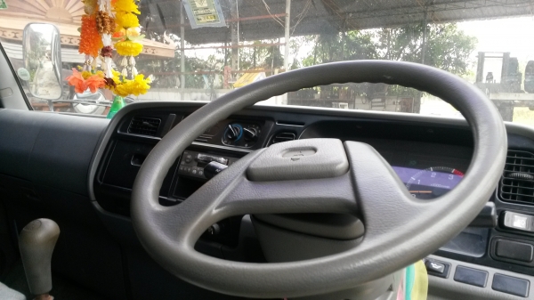 ขาย6ล้อ มิตรซูสวยๆสักคันครับ สวยทุกมิติ เครื่อง4D34 เทอร์โบ แน่นๆ แอร์เย็นเจี๊ยว พวงมาลัยเพาร์เวอร์ หัวสวยไม่มีที่ติรถพร้อมใช้ แต่ไม่มีทะเบียนครับ ขาย 195000 บาทไทย