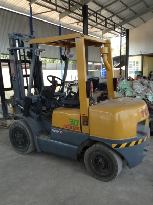 +++ ขายโฟล์คลิฟท์  T.C.M. FD30Z5  ขนาด 3  ตัน  เครื่องยนตฺดีเซล  ISUZU  เสา  3  เมตร  เกียร์ธรรมดา  งา1,070  มม.  ยางลมครับ