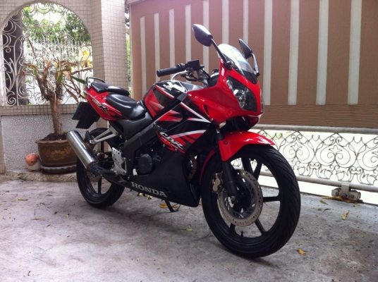 ขออนุญาติขาย HONDA CBR150R รถปี52 ลายไฟ ไมล์เหลือง โอนให้ฟรี