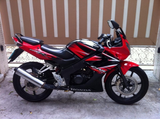 ขออนุญาติขาย HONDA CBR150R รถปี52 ลายไฟ ไมล์เหลือง โอนให้ฟรี