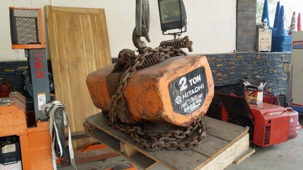 รอกไฟฟ้าเก่าญี่ปุ่น  HITACHI 2 Ton  สภาพดี พร้อมใช้งาน