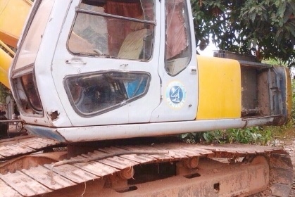 SUMITOMO SH200 - A1 รถสภาพดีพร้อมทำงานได้เลยครับ เครื่องยนต์เดิมอีซูซุ 6BG1 ปั๊มเดิมแห้งดีแรงดีทำงานได้เร็วดี ภายในเก๋งดูดีสะอาดไม่เลอะคราบน้ำมันคอนโทรลได้คล่องตัวดี ภายนอกบอดี้สวยบูมอาร์มมีปะบ้างเล็กน้อยครับ ช่วงล่างเอวแน่น เฟลมสวยไม่ผุ โรลเลอร์โซ่บูทใบแ