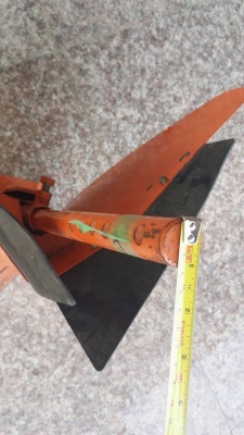 ตัวแหวกร่อง เก่าญี่ปุ่น ใช้ติดกับรถไถเดินตาม หรือรถพรวนดิน ช่วยในการขึ้นร่องไถได้ง่ายและสะดวกขึ้น สภาพดี