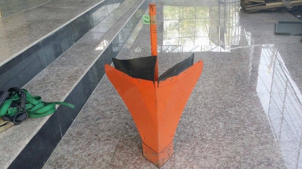 ตัวแหวกร่อง เก่าญี่ปุ่น ใช้ติดกับรถไถเดินตาม หรือรถพรวนดิน ช่วยในการขึ้นร่องไถได้ง่ายและสะดวกขึ้น สภาพดี