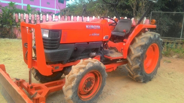 ขายรถไถ KUBOTA L4508 สภาพดีพร้อมใช้งาน อุปกรณ์ครบ 3 ชิ้น ดันหน้า ผานพรวนและโรตารี่