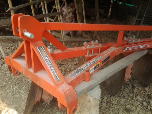 ขายตามสภาพพาน4ตราช้างใบ22นิ้วใช้2ครั้งรถ36แรงลากไม่ไหวคันท้ายมีอุปกรณ์ครบ