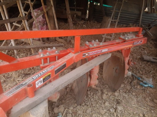 ขายตามสภาพพาน4ตราช้างใบ22นิ้วใช้2ครั้งรถ36แรงลากไม่ไหวคันท้ายมีอุปกรณ์ครบ