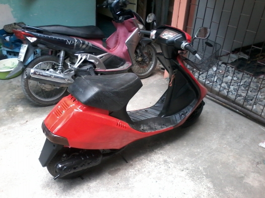 ชาย  รถป๊อป yamaha jog 4500