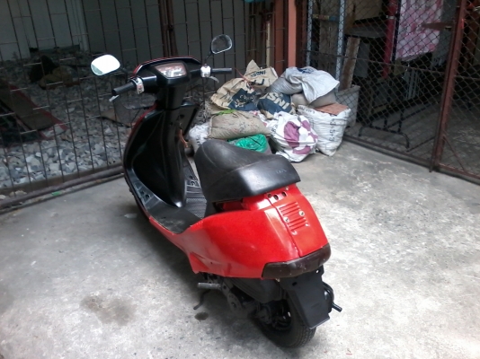 ชาย  รถป๊อป yamaha jog 4500