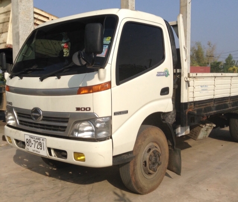 ขาย 6 ล้อ Hino XZU 136 แรงม้า ปี 55
