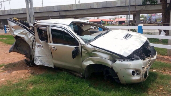 วีโก้เเชมป์4ประตูโฟรวิน ปี12 เครื่อง2500 เล่มลอยบุคล เครื่องเกียรสวยมาก วีโก้เเชมป์4ประตูโฟรวิน ปี12 เครื่อง2500 เล่มลอยบุคล เครื่องเกียรสวยมาก