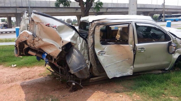 วีโก้เเชมป์4ประตูโฟรวิน ปี12 เครื่อง2500 เล่มลอยบุคล เครื่องเกียรสวยมาก วีโก้เเชมป์4ประตูโฟรวิน ปี12 เครื่อง2500 เล่มลอยบุคล เครื่องเกียรสวยมาก